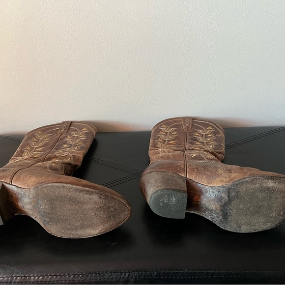 Ariat Brown Leather Boots with Textured Finish - Picture 4 of 7